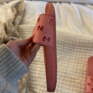 Gucci slides pink